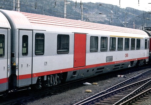 Passenger car 1st class type ADmpsz with luggage compartment<br /><a href='images/pictures/ACME/52650_900.jpg' target='_blank'>Full size image</a>